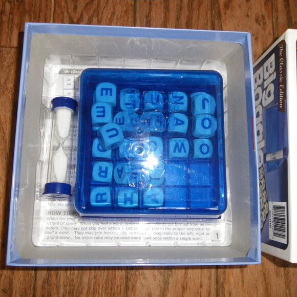 Big Boggle The Classic Edition World-Famous 3-Minute Word Game - Picture 2 of 3